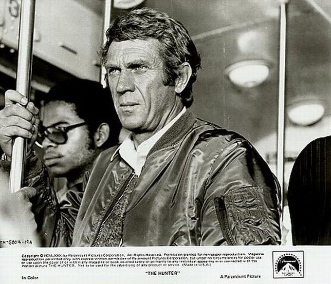 Steve as 'Papa Thorsen' 
chasing bailjumper in a train